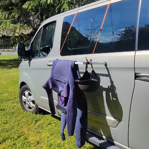 Appendino magnetico per asciugatura mute da surf e indumenti, supporto auto e van esterno