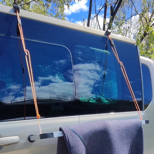 Supporto asciugatura indumenti magnetico per camper, auto e attrezzature sportive