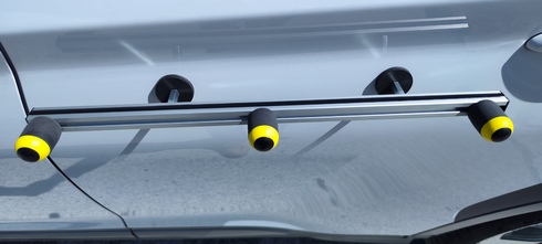 accessorio sportivo magnetico per sci e snowboard da applicare in auto